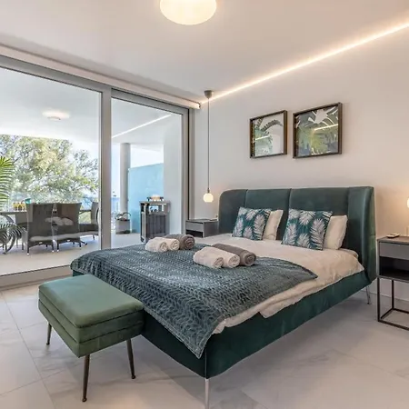 Seaview Splendor 2-br Luxury, Huge Terrace * Fuengirola