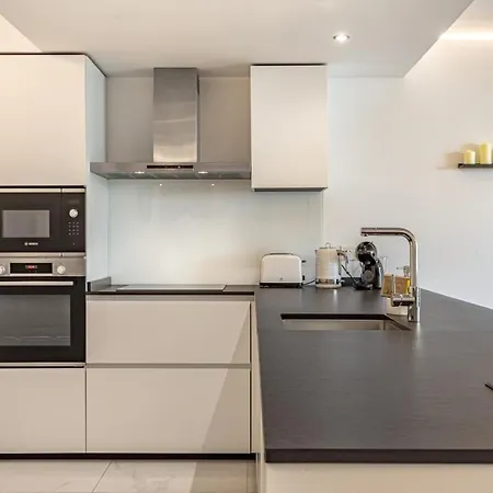 Seaview Splendor 2-br Luxury, Huge Terrace Apartment