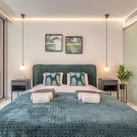 Apartment Seaview Splendor 2-br Luxury, Huge Terrace