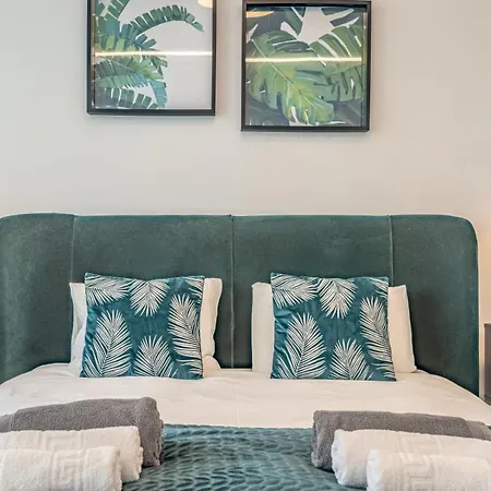 Apartment Seaview Splendor 2-br Luxury, Huge Terrace *